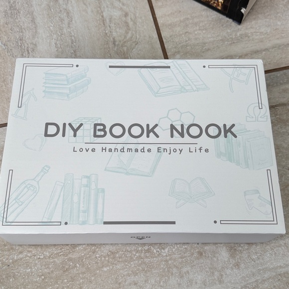 New Magic Pharmacist‎ DIY Book Nook Kit - Picture 6 of 12